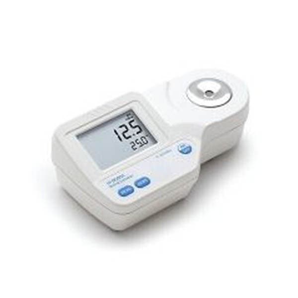 Medidor digital de azÃºcar que analiza el Ã­ndice de refracciÃ³n de una muestra de alimento